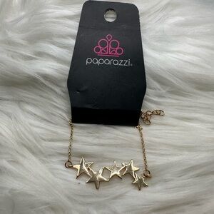 🩷5/$10 Paparazzi Gold Starry bracket